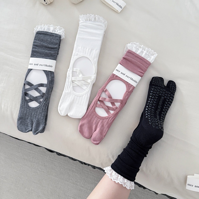 Lace Trim Split Toe Yoga Socks - огляд і ціна Yoga Of Fitness